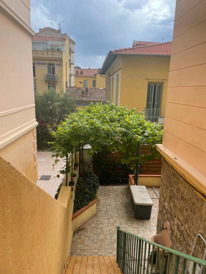 Appartement 30M2 Cosy Avec Terrasse Ментона Экстерьер фото
